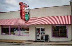 124 W Washington Avenue, Ava, MO 65608