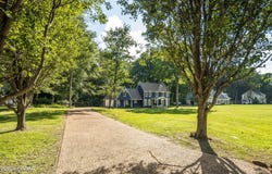 33 Summerfield Drive, Jackson, TN 38305