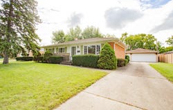 255 W Walnut Avenue, Des Plaines, IL 60016