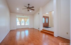 4 Chipwood Lane, North Brunswick, NJ 08902