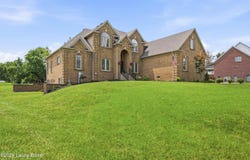 5314 High Crest Dr, Crestwood, KY 40014