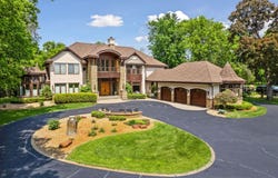 1910 Shoreline Drive, Wayzata, MN 55391
