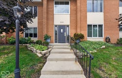 536 E Hunters Drive, Carmel, IN 46032