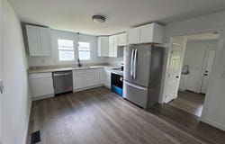 8 W First Street, Williamston, SC 29697