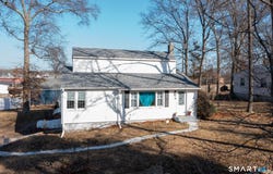 10 Beach Park Road, Clinton, CT 06413