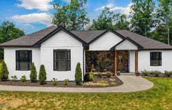 738 Toomey Falls Rd, Oneida, TN 37841