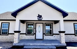 104 E K St, Monahans, TX 79756