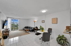 1020 Meridian Ave, Miami Beach, FL 33139