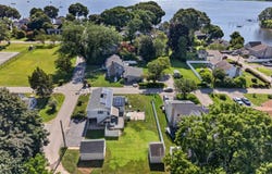 9 West Road, East Lyme, CT 06357