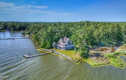 166 Orchard Point Road, Oriental, NC 28571