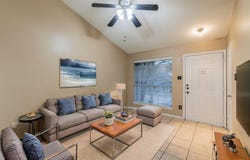 1015 E Yager Ln, Austin, TX 78753
