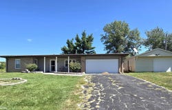 207 Willow Drive, La Harpe, IL 61450