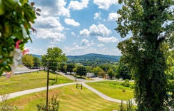 303 N 16th St, LaFollette, TN 37766
