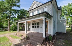 611 S Main Street, Clinton, MO 64735