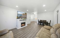 44135 11th Street, Lancaster, CA 93534