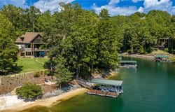 321 Wake Robin Drive, Sunset, SC 29685