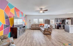 808 Circle Way, Jarrell, TX 76537