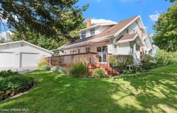 341 S Broadway St, Tekoa, WA 99033