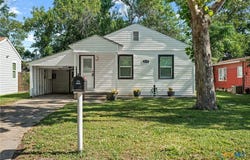1610 E Rosebud Avenue, Victoria, TX 77901