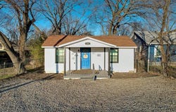 305 W Port Arthur AVE, Sallisaw, OK 74955