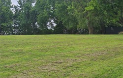 902&906 Railroad Pond Road, Eldon, MO 65026