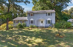 48 Bayberry Drive, Halfmoon, NY 12065
