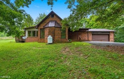 16183 Pocahontas Trail, Meadowview, VA 24361