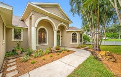 114 IRWIN ST E, SAFETY HARBOR, FL 34695