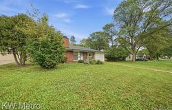 29700 Rock Creek Drive, Southfield, MI 48076