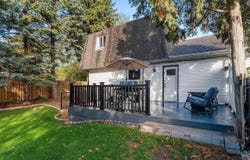 1040 S 7TH Street, DE PERE, WI 54115-1106