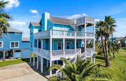 3240 Castle Drive, Crystal Beach, TX 77650