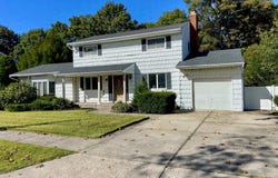 21 Shelton Court, Commack, NY 11725
