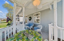 320 Walnut St, Zelienople, PA 16063