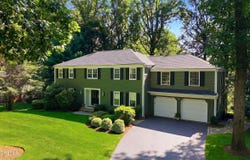 41 Hillyer Circle, Middletown, NJ 07748