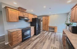 1523 MERCURY DR, Hinton, IA 51024