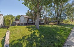 211 MCCOMB AVE, Cheyenne, WY 82001