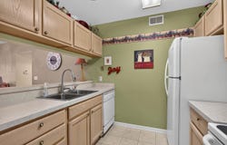 718 W Barrington Circle, Jackson, MI 49203