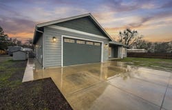 594 W Gregory Road, Central Point, OR 97502