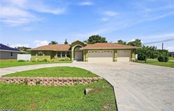 1239 SE 23rd Avenue, Cape Coral, FL 33990