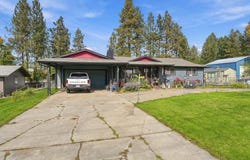 707 E Crawford Ave, Deer Park, WA 99006