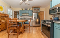 29 Leach St, Salem, MA 01970