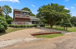 424 Lagoon Drive, Gun Barrel City, TX 75156