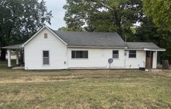736 E 14th Street, Baxter Springs, KS 66713