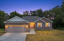 1295 Morningside Falls Boulevard, Blue Eye, MO 65611