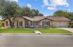 626 SUNHAVEN DR, Windcrest, TX 78239