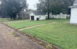 111 N 5th St, Canton, KS 67428
