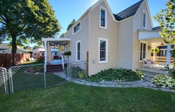 108 W Upright Street, Charlevoix, MI 49720