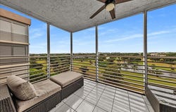 3520 Oaks Way, Pompano Beach, FL 33069