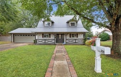 208 Meadow Drive, New Boston, TX 75570