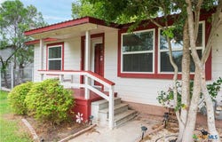205 N Mesquite Avenue, Luling, TX 78648